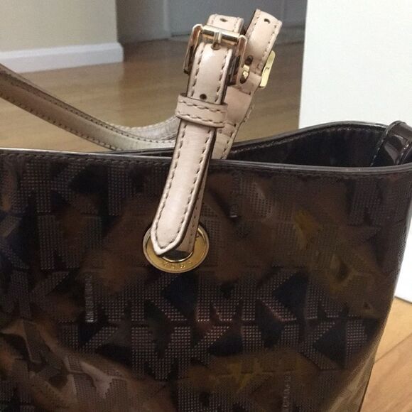 🎉 HP🎉 Authentic Michael Kors Tote - Picture 4 of 8